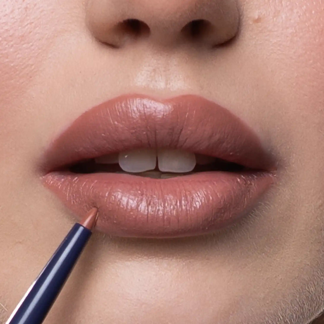 CLARESA CREAMY LIP LINER  Kreminė lūpų kontūro pieštuko priemonė 03 Charm, 0,35 g Naguprieziura