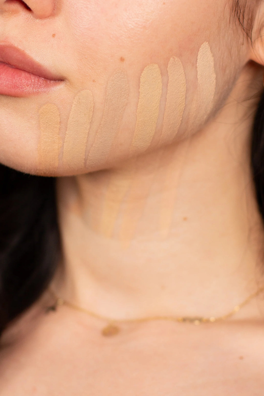 CLARESA 2in1 skystas maskuoklis ir pudra LIQUID PERFECTION 104 NUDE, 34 g 4Mass