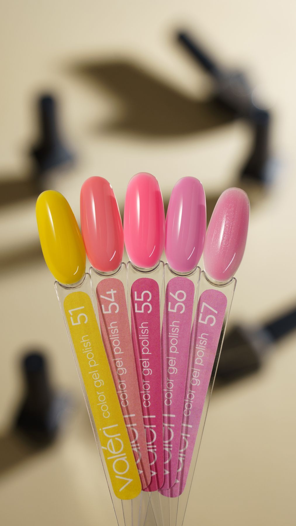 Gelinis lakas Valeri 055 6 ml Dima